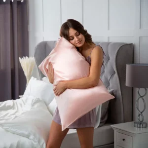Pink Cocoonzzz 100% Mulberry Silk Pillowcase for Beauty Sleep.