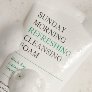 Foaming texture of green tea cleanser