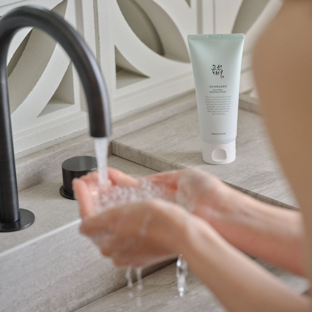 Close-up of gel texture in hand